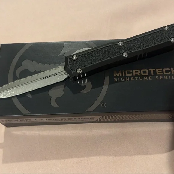 Microtech Double-Edged OTF Knife - Black - Picture 5 of 5